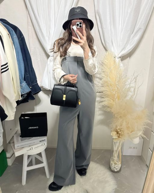 タックサロペットパンツQを着たコーデ