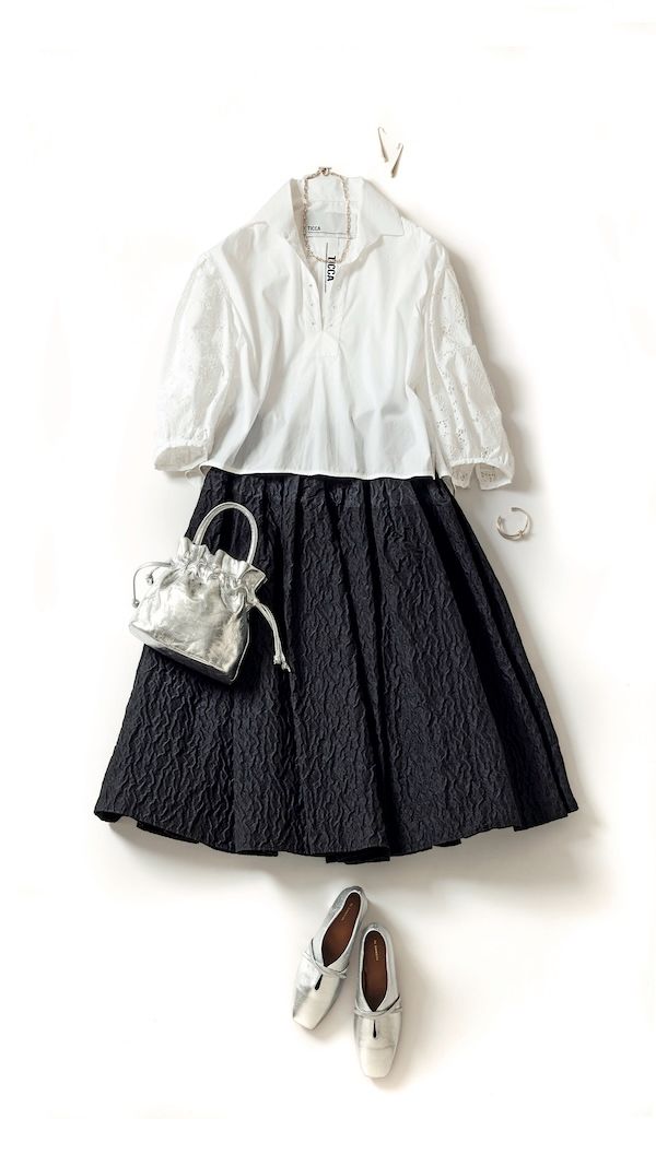 ボリュームスカート×シルバー小物のコーデ