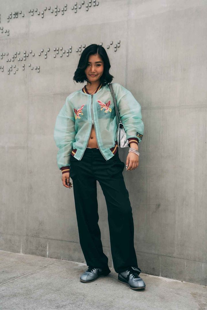 画像1: メンズライクファッションでも、素材やデザインで女の子らしさを表現！