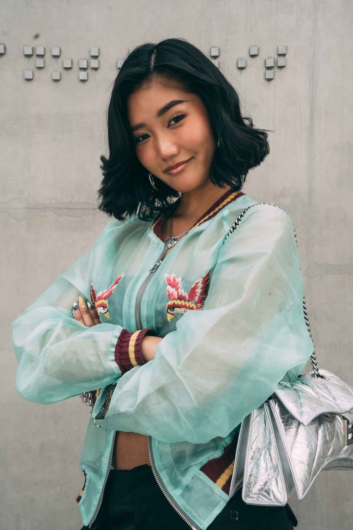 画像4: メンズライクファッションでも、素材やデザインで女の子らしさを表現！