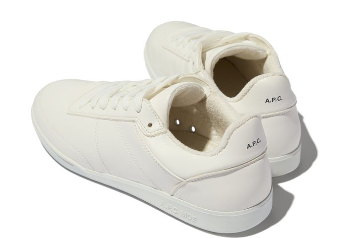 モノクロとカラースニーカーどっちもあると超便利。おすすめスニーカー13選