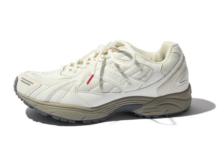 モノクロとカラースニーカーどっちもあると超便利。おすすめスニーカー13選