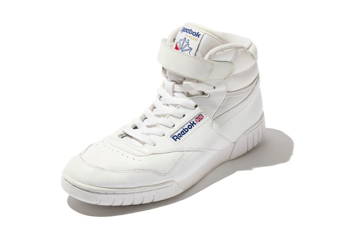 モノクロとカラースニーカーどっちもあると超便利。おすすめスニーカー13選