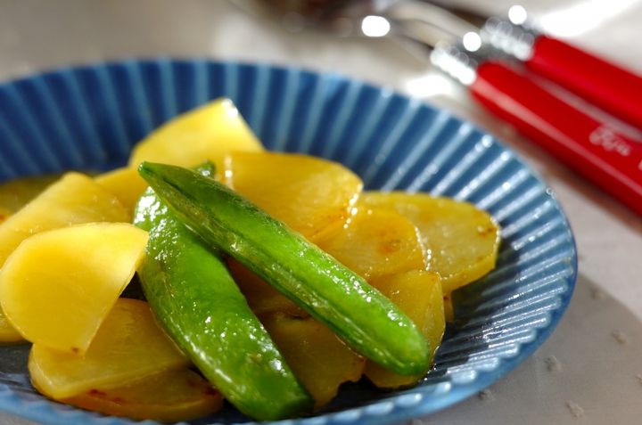 スナップエンドウとジャガイモのハチミツバター炒め