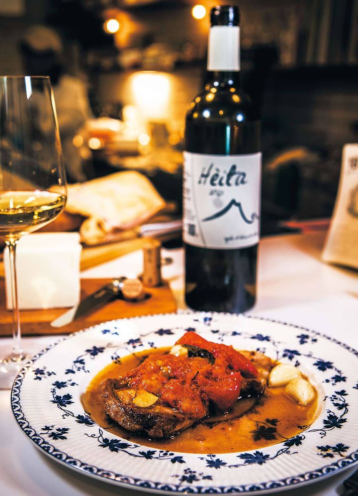 浅草『ボーゼスプリ』の「ポークソテー 素敵なトマトソース」