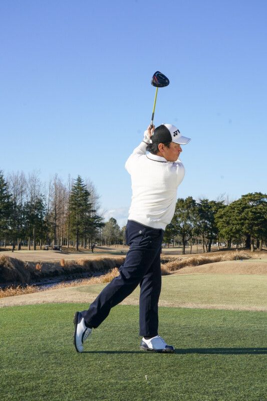 インパクトで体が止まるのは即NG！球を曲げないためのコツを解説