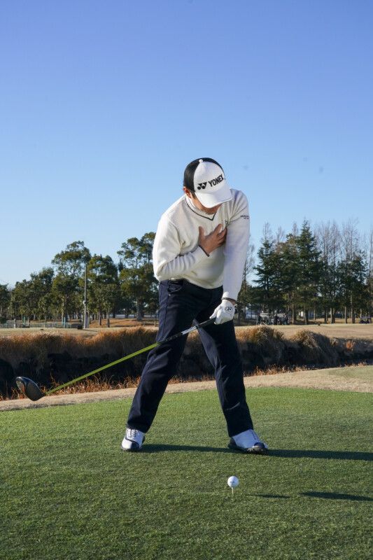 インパクトで体が止まるのは即NG！球を曲げないためのコツを解説