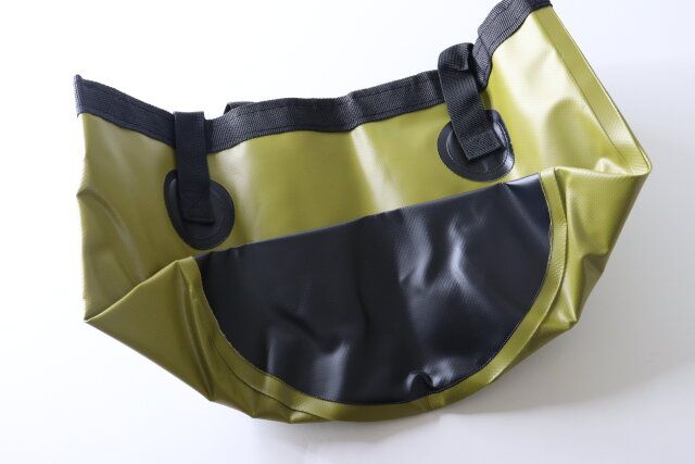 ダイソーの災害時に使えるポータブルバケツ（袋付）