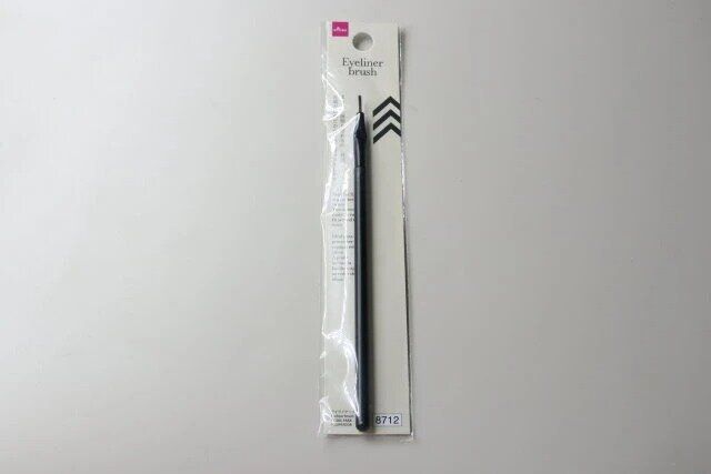 ダイソー アイライナーブラシ パッケージ