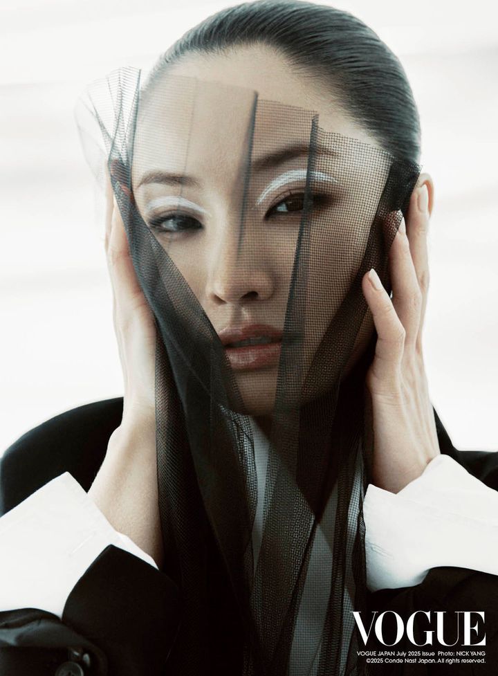 NEW SENSITIVITY<br /> Sawai describes herself as sensitive—something she says that she doesn’t see as a weakness, but a way to connect with others. It’s a quality she finds especially valuable when preparing for acting roles. Jacket, ¥1,300,000 Shirt, ¥350,000 (reference price) Tulle skirt draped over face, ¥870,000／All by DIOR