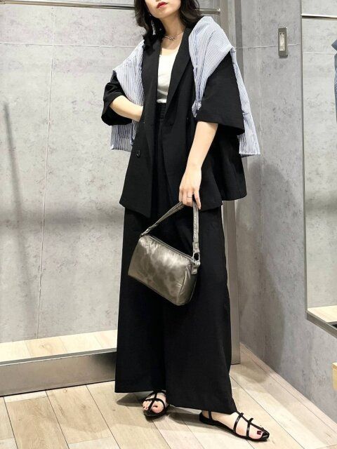 黒ワイドパンツコーデ2