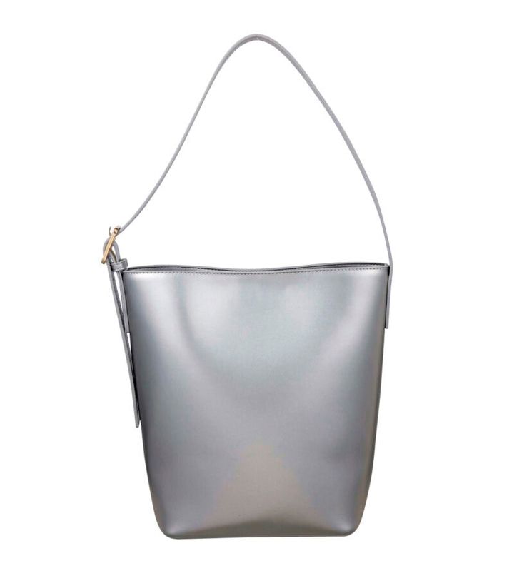 モードなメタリックカラー