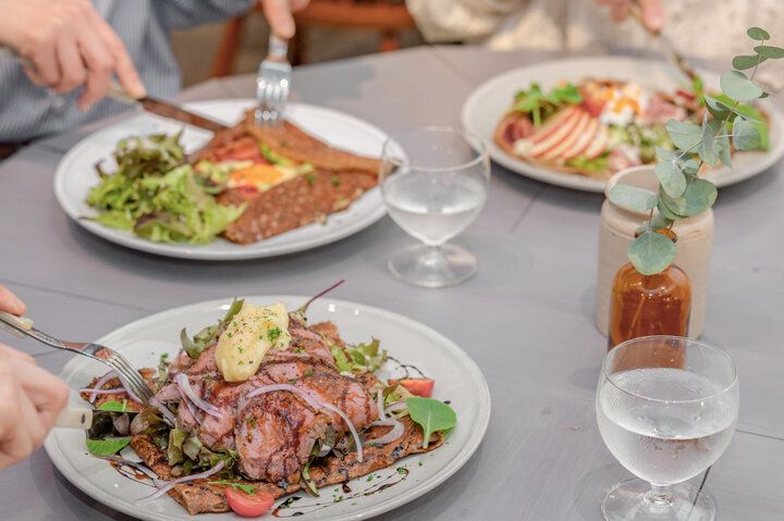 大阪・吹田にオープン。野菜たっぷりのごちそうガレットをいただきに「クレープリーオーンズ」