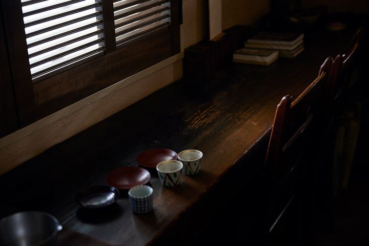 珈琲を淹れるサロンのテーブル