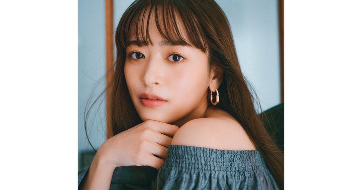 私物のティファニーロックのピアスをつけた近藤千尋さん