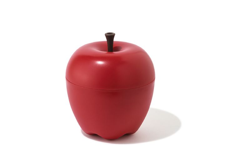 りんご型の小物入れでデスクまわりに遊び心をプラス。