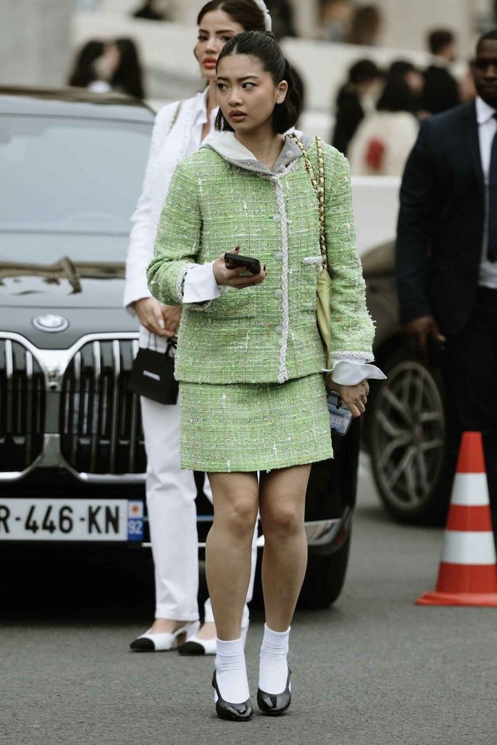 画像: 程よくドレスダウンすると小粋なオーラを放てる