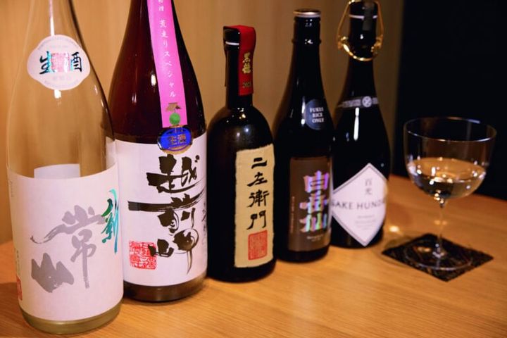 福井の地酒のほか全国の美酒が揃っています。