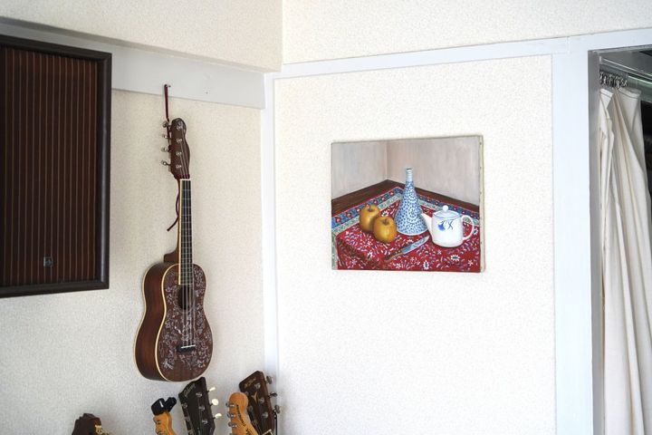 築59年の団地の一室にはユーズド家具がよく似合う。雑貨店オーナーが作り出す部屋とは？【FUDGE おしゃれな人のルームツアー vol.11】