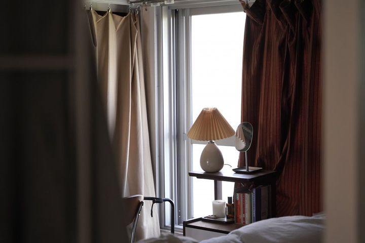 築59年の団地の一室にはユーズド家具がよく似合う。雑貨店オーナーが作り出す部屋とは？【FUDGE おしゃれな人のルームツアー vol.11】