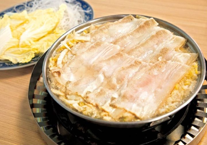 いわゆる映え系ではない昔ながらの鍋にほっこり。