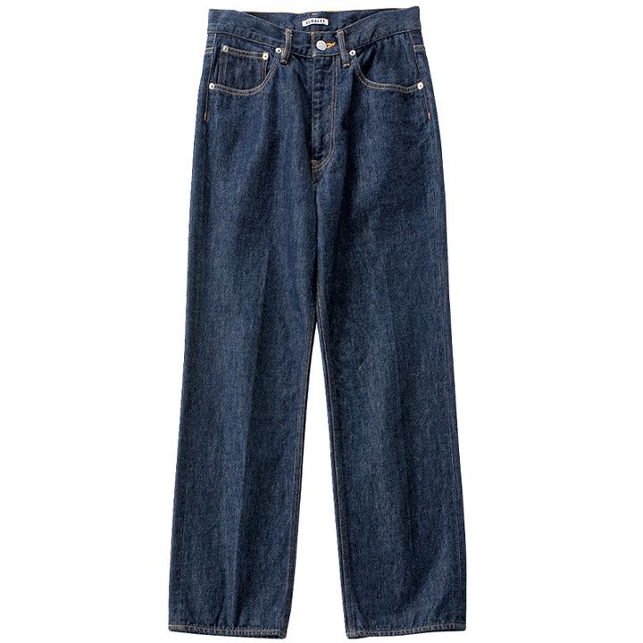 オーラリーのインディゴカラーのデニムパンツ