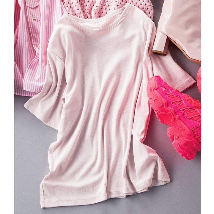 アンフィーロのピンクTシャツ