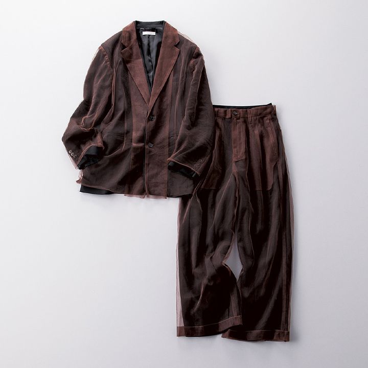 JSELFのブラウンの黒とブラウンのチュールを重ねたパンツセットアップ