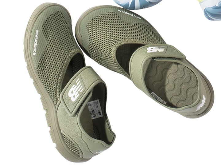 ニューバランスのサンダル