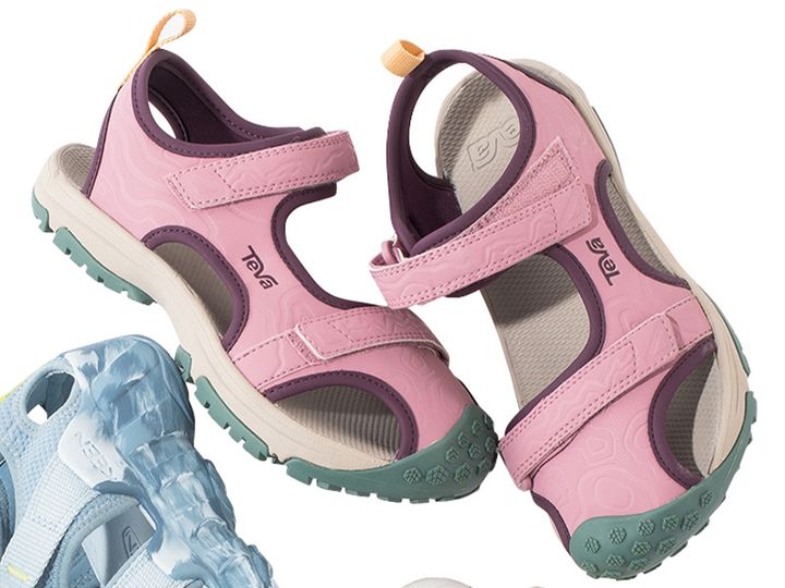 Tevaのサンダル