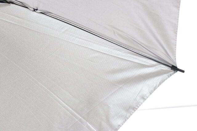 ダイソー晴雨兼用ジャンプ傘骨部分