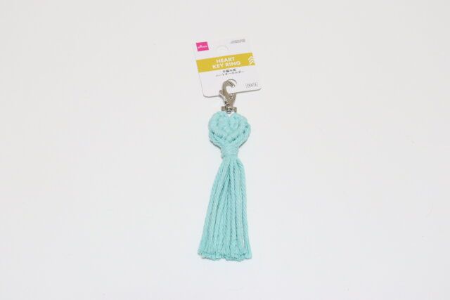 ダイソー手編み風ハートキーホルダー