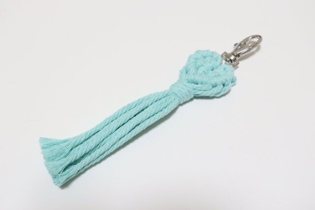 ダイソー手編み風ハートキーホルダー110円