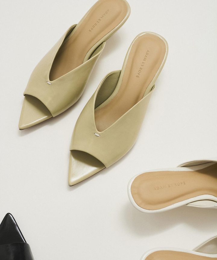 画像1: ポインテッドウェッジミュール ¥14,300 www.junonline.jp