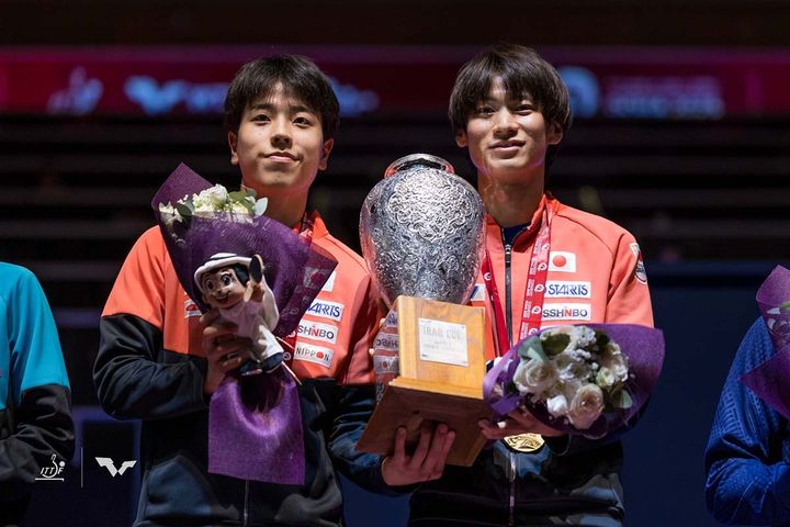篠塚大登、戸上隼輔（C）ITTF