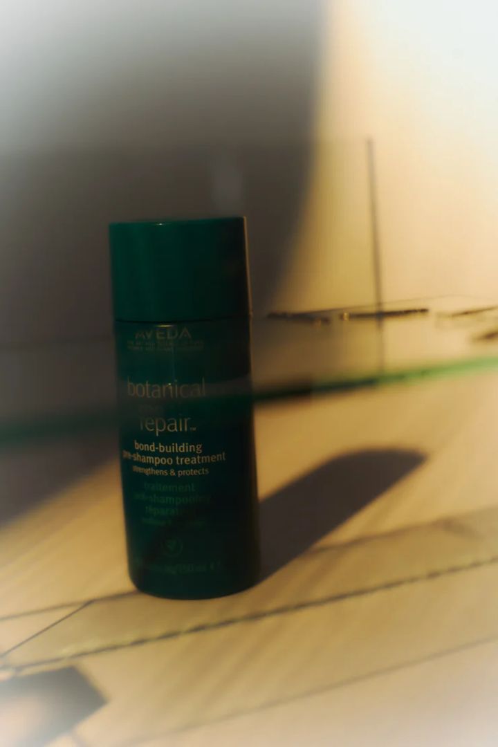 『アヴェダ』「ボタニカル リペア ボンドビルディング プレシャンプー トリートメント」 紫外線 ヘアケア