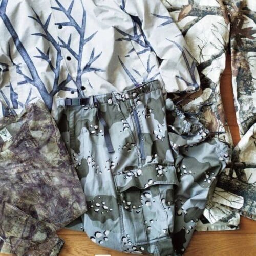 「今どきカモ柄は“脱ミリタリー”」都会派にハマる旬の迷彩アイテム5選