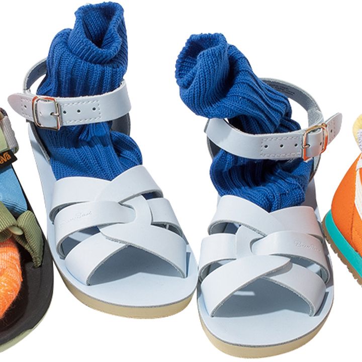 靴下とサンダルをトーン合わせ