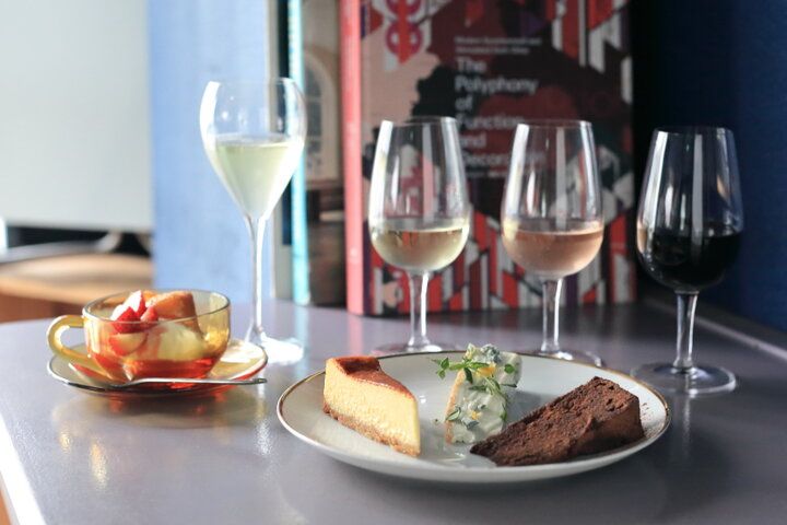 カーヴとカフェ、2つのお店でワインを日々の暮らしに。三重・伊勢「ラ カーヴ デュ クロ」＆「カフェクロ」