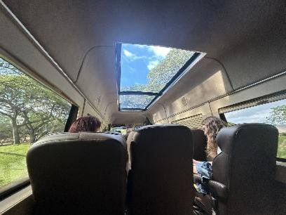 ラナイシティへのシャトルバスやリゾートが提供するアクティビティへの移動も無料で手配