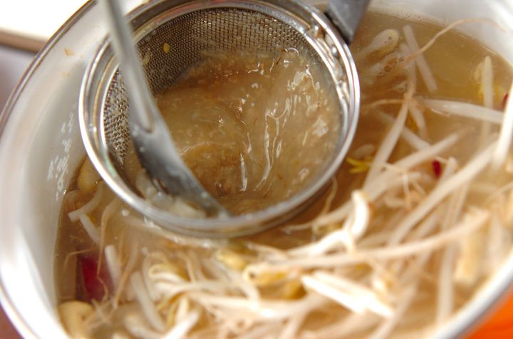 サツマイモとゴボウのみそ汁の作り方2