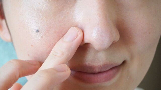 部分的に皮脂吸着下地を塗る