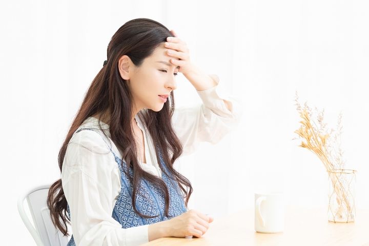 40代前半のほてりやイライラを放置するのはNG！日常生活が影響することもある「早期閉経」【医師解説】