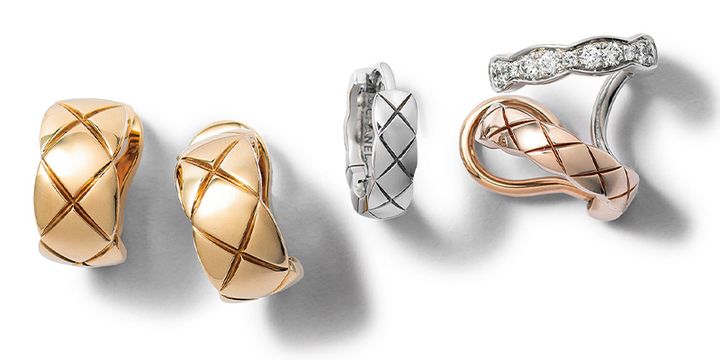 シャネルのココクラッシュのイヤーカフとホワイトゴールドのイヤリングとイエローゴールドのイヤリング