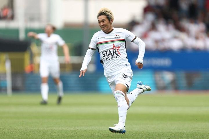 【インタビュー】Jリーガーが“禁断の移籍”について激白！「お世話になった方がいいと感じました」