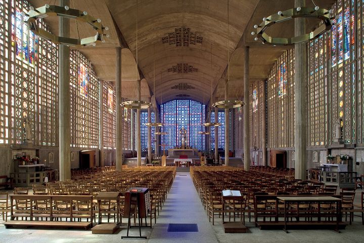 オーギュスト・ペレ設計「ル・ランシー・ノートルダム教会」内観