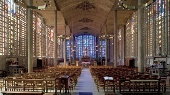 オーギュスト・ペレ設計「ル・ランシー・ノートルダム教会」内観