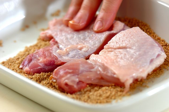 鶏肉のゴマみそ焼きの作り方1