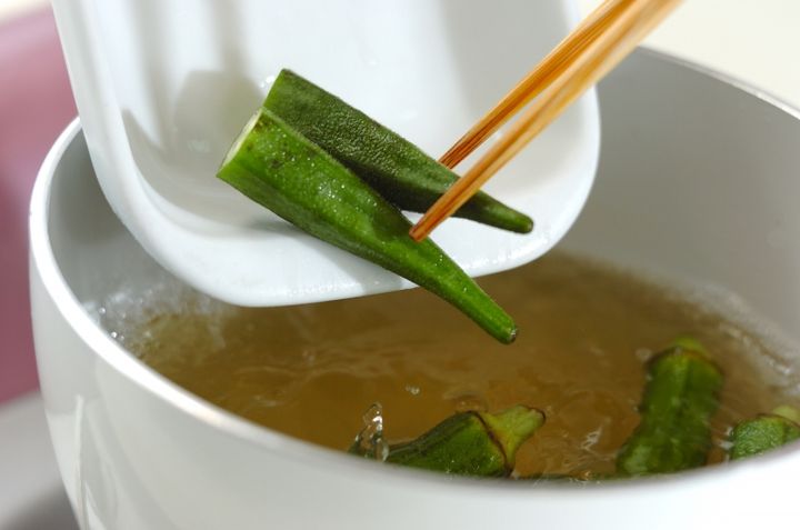 オクラと豆腐のみそ汁の作り方1