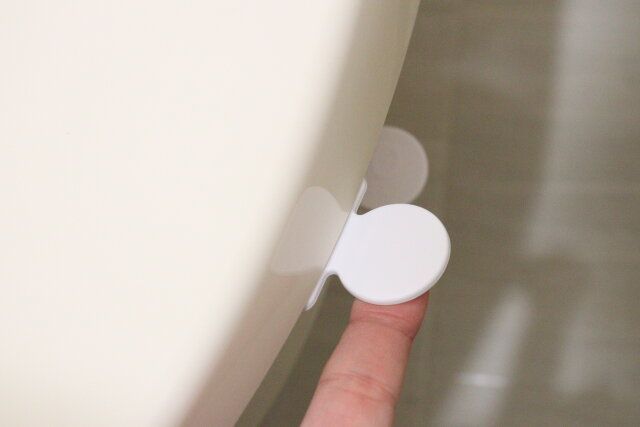 セリア トイレのフタ＆便座用ハンドルセット 使用例